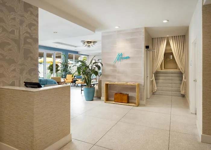 Hotel Continental Miami Beach, Tapestry Collection By Hilton